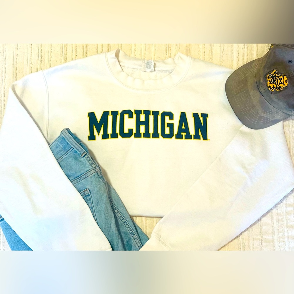 University of Michigan White Sweatshirt